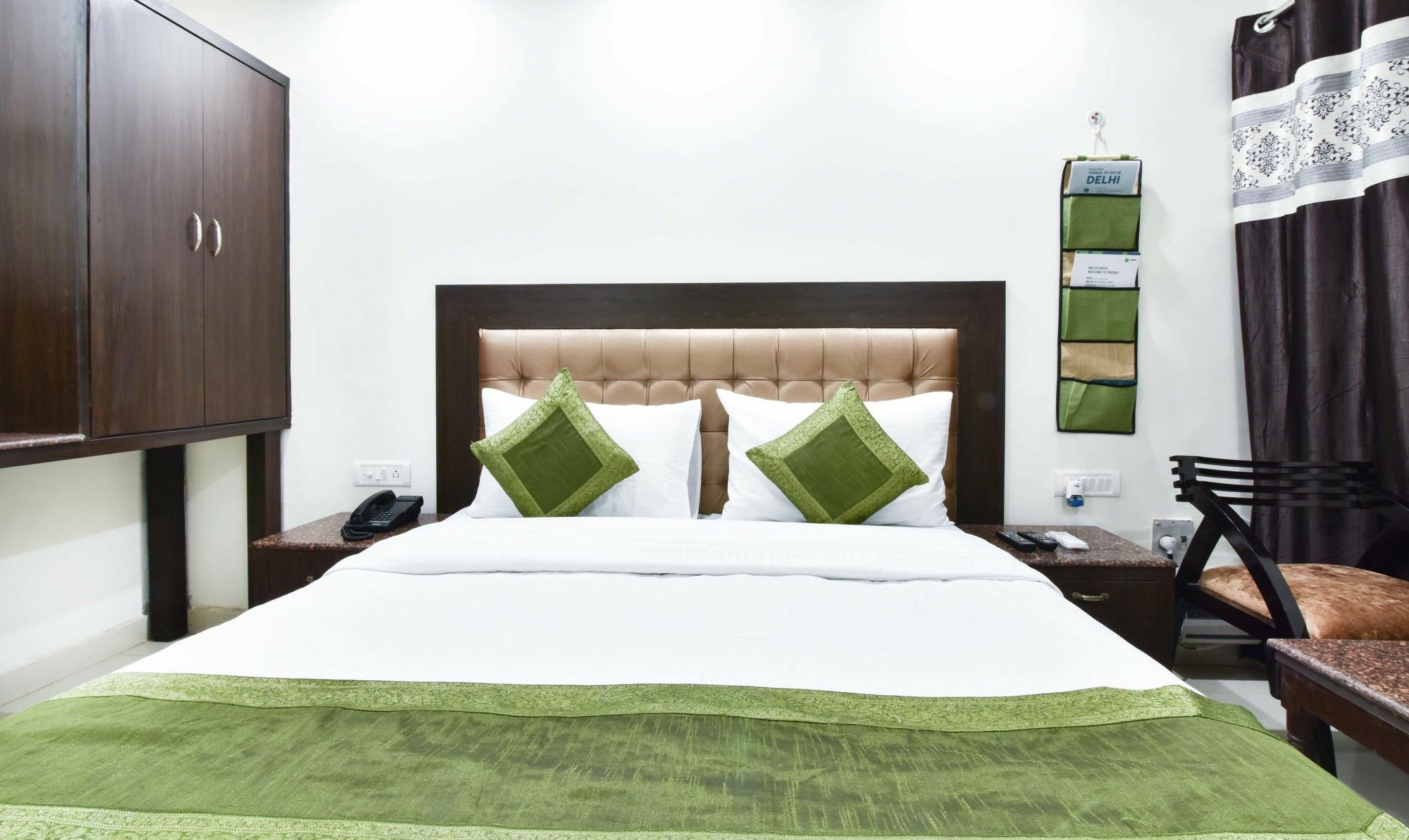Treebo Mehar Castle Hotell Delhi  Exteriör bild